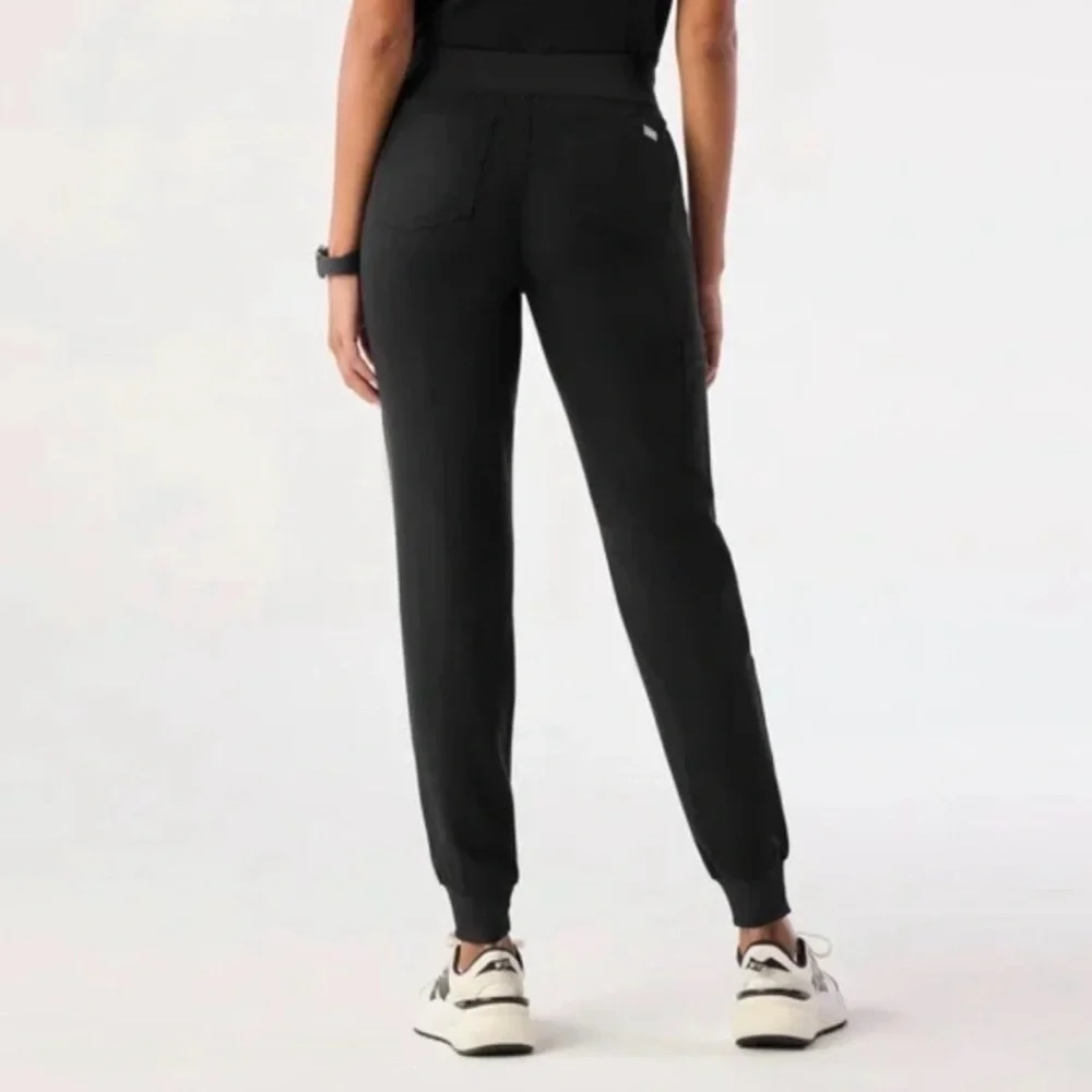 Figs Black Zamora Jogger Scrub Pants Size Medium Petite - Picture 2 of 9